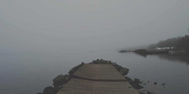 泰山尚峰建筑外立面美学解析：石材幕墙与金属线条的现代风格