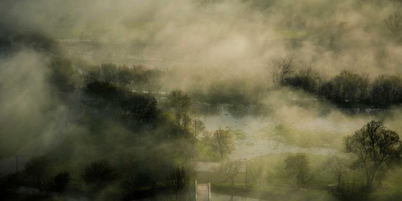 泰山尚峰社区安防体系解析：智能门禁与周界防护如何保障私密安全，兼论建筑装饰中人造石与花岗岩的应用